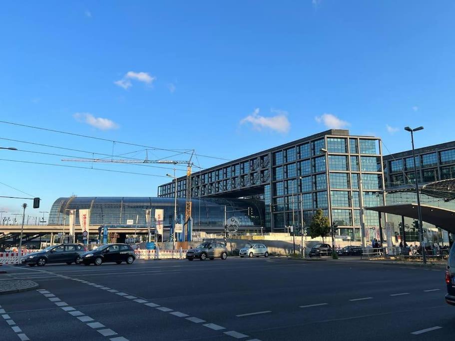 Luxurious Studio In Mitte Next To The Central Train Station Hauptbahnhof Appartement Berlijn
