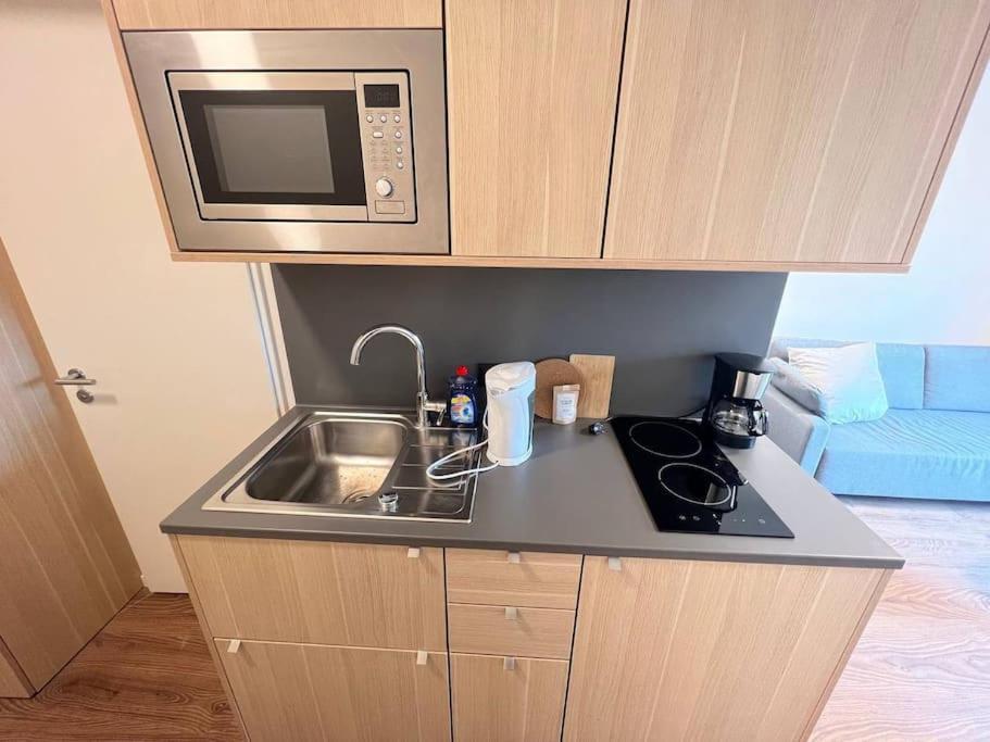 Luxurious Studio In Mitte Next To The Central Train Station Hauptbahnhof Berlijn