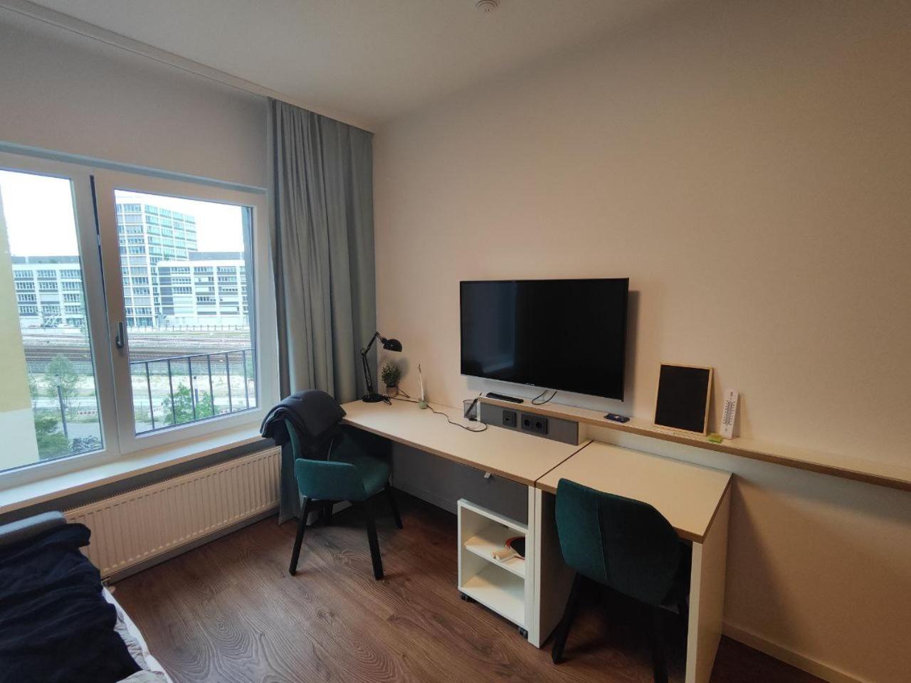 Luxurious Studio In Mitte Next To The Central Train Station Hauptbahnhof Appartement Berlijn